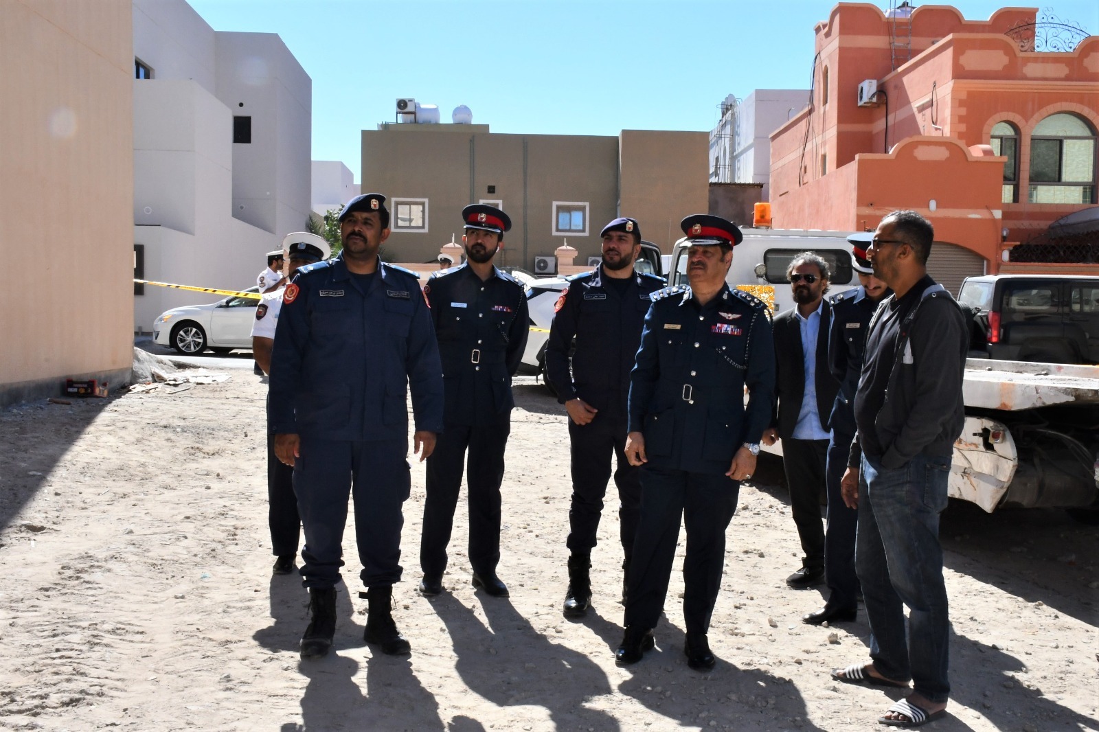 مدير عام الإدارة العامة للدفاع المدني يزور   منزل المواطن المتضرر من حادث انفجار اسطوانة الغاز<